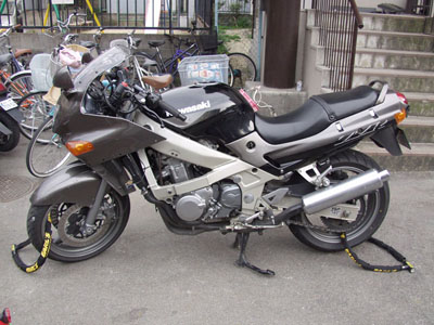 �n�[�t�J�E�������ς� ZZ-R 400