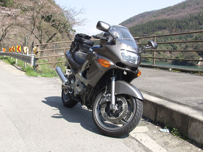 ZZ-R �O����