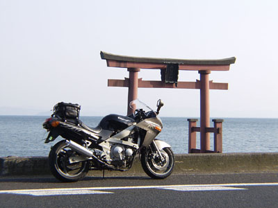 ���Ђ��_�Ђ̒���