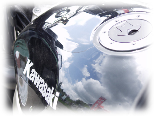 �^���N�ɉf���